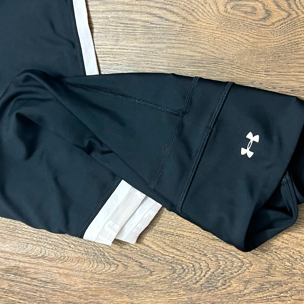 Under Armour Compression Leggings. Black with White Mesh Sides with Under Armour